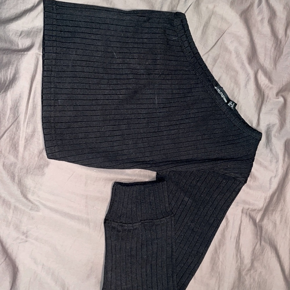 One shoulder black cropped top